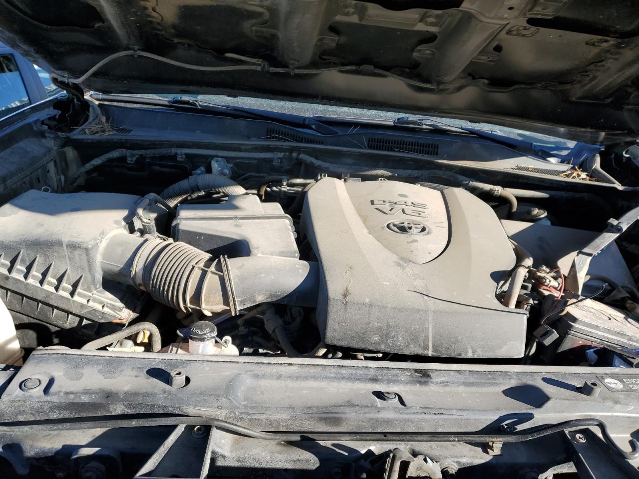 2016 Toyota Tacoma - Image 11