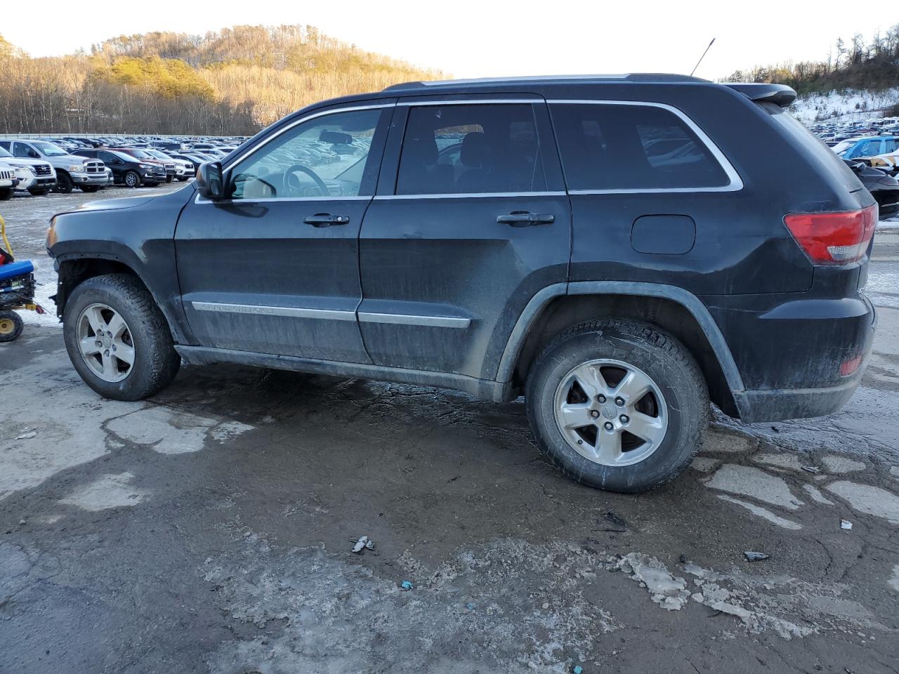 2011 Jeep Grand Cherokee - Image 2