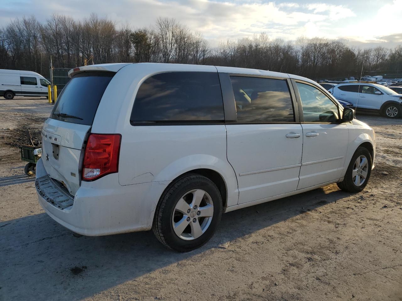 VIN 2C4RDGBG1DR688438 2013 DODGE CARAVAN no.3