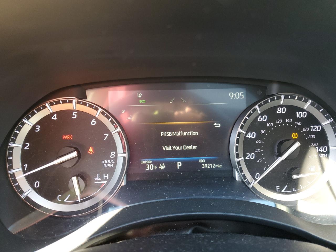 2022 Toyota Highlander - Image 9
