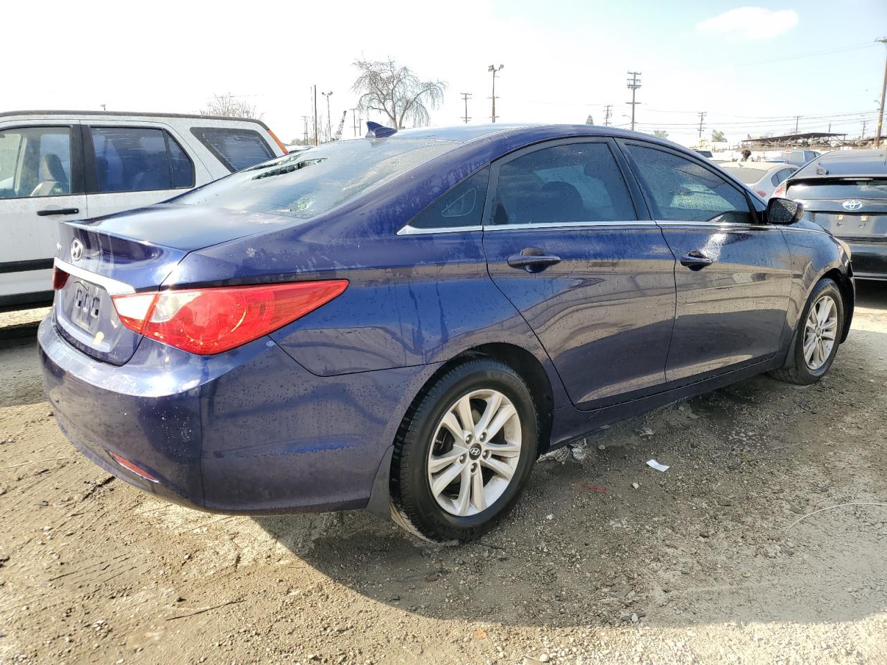 2013 Hyundai Sonata - Image 3