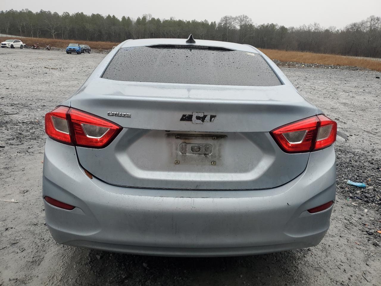 2018 Chevrolet Cruze - Image 6