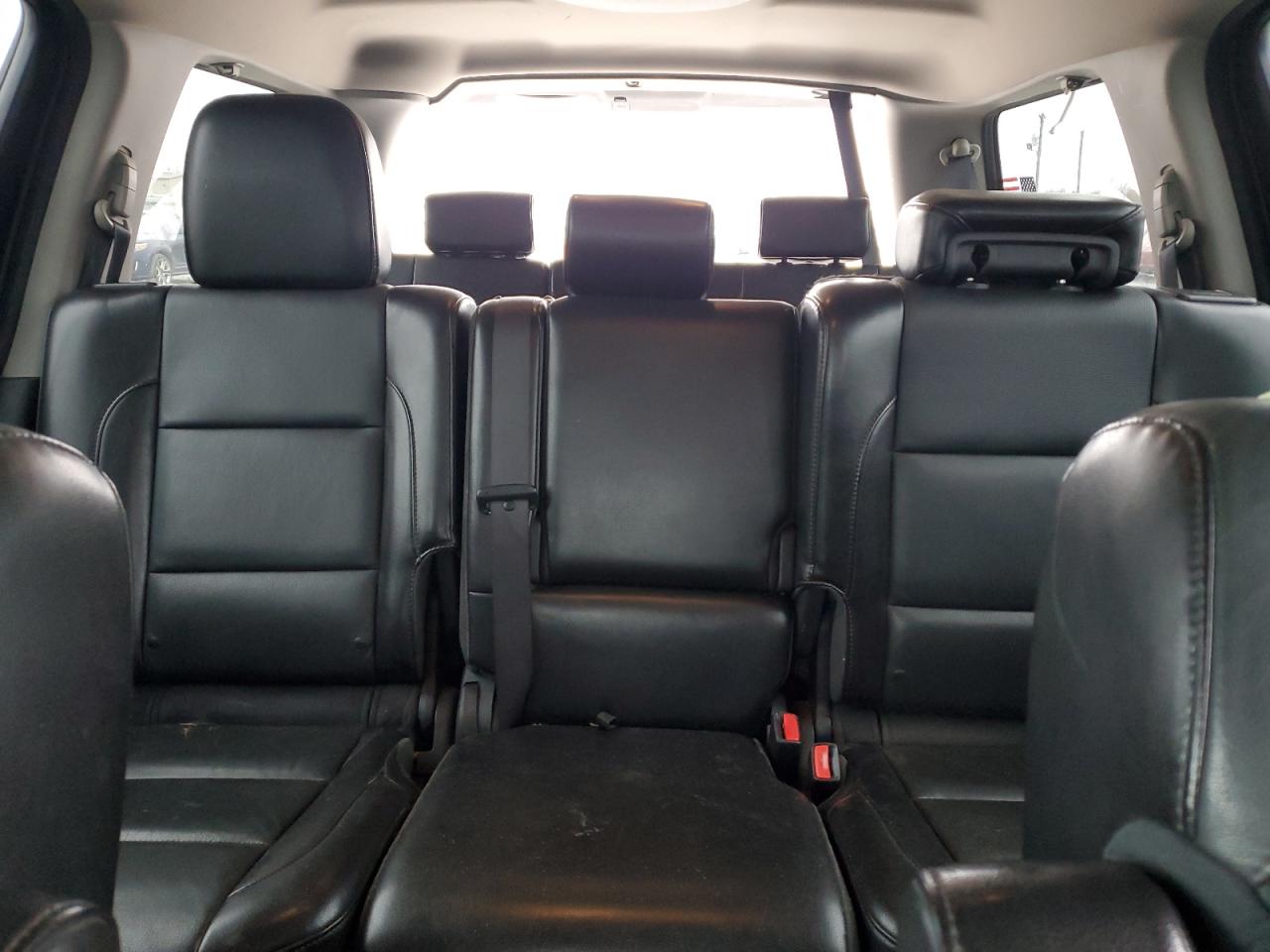 2015 Nissan Armada - Image 10