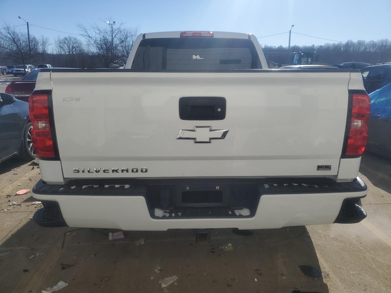 1GCVKREH8JZ182417 CHEVROLET ALL Models 2018