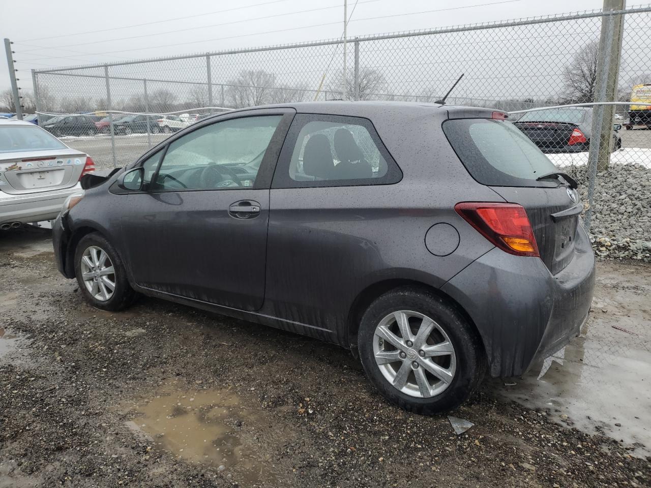 2015 Toyota Yaris - Image 2