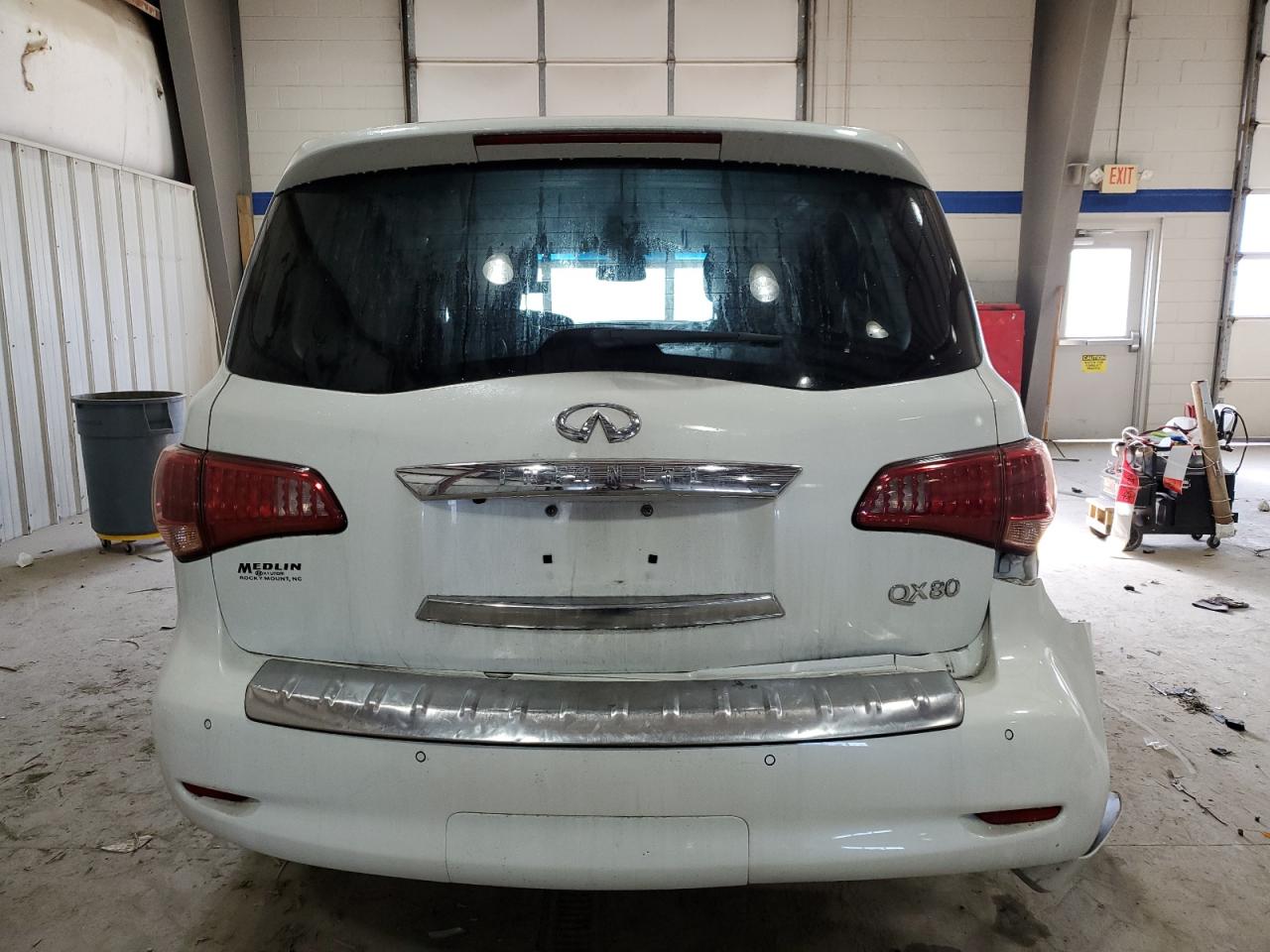 2017 Infiniti QX80 - Image 6