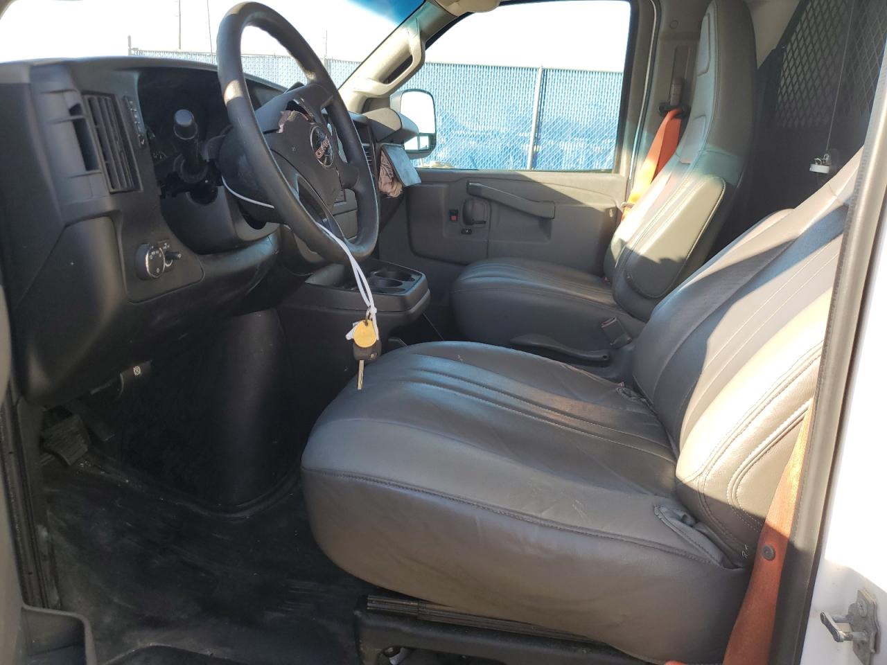 2017 GMC Savana - Image 7