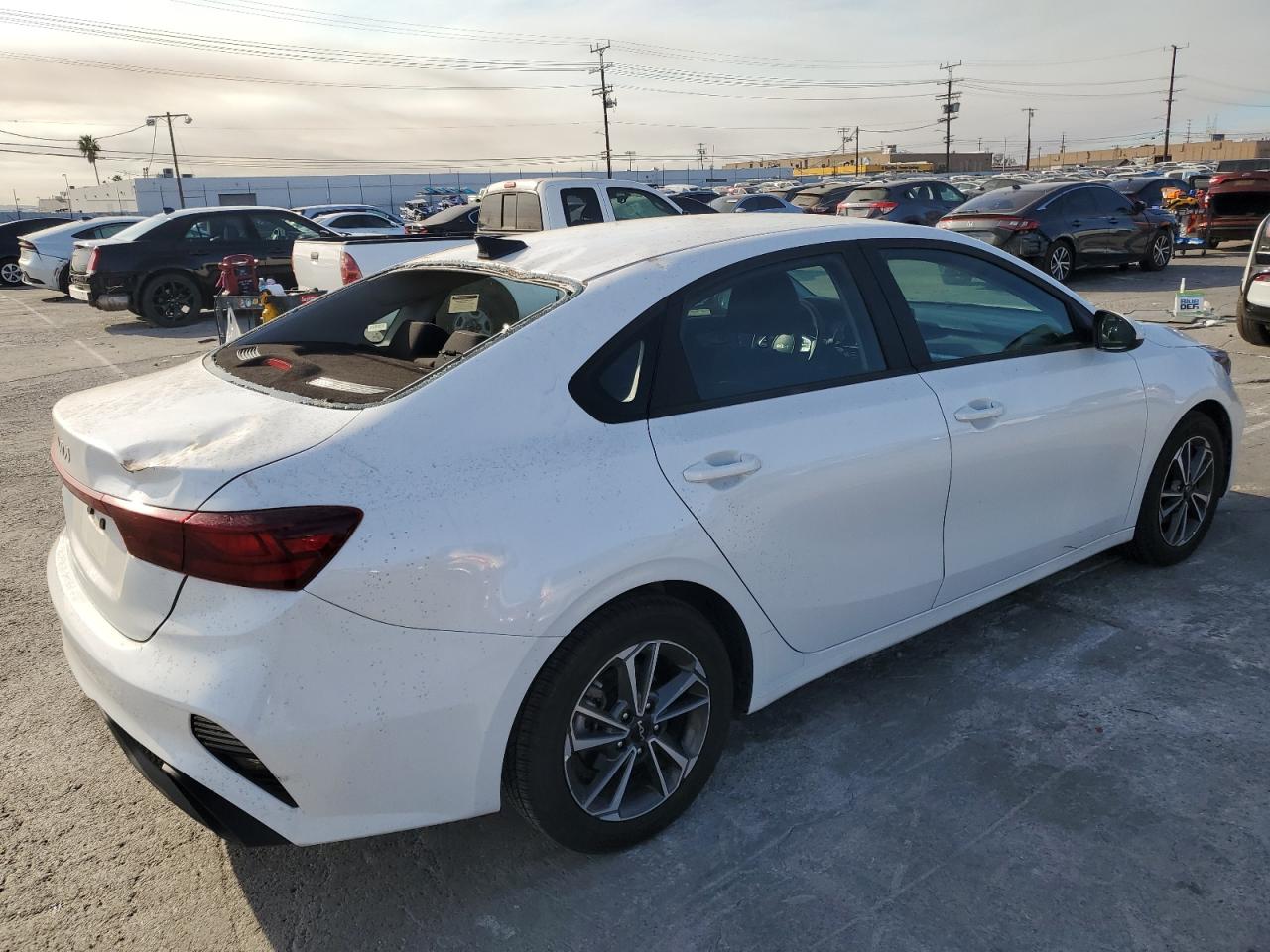 2022 Kia Forte - Image 3