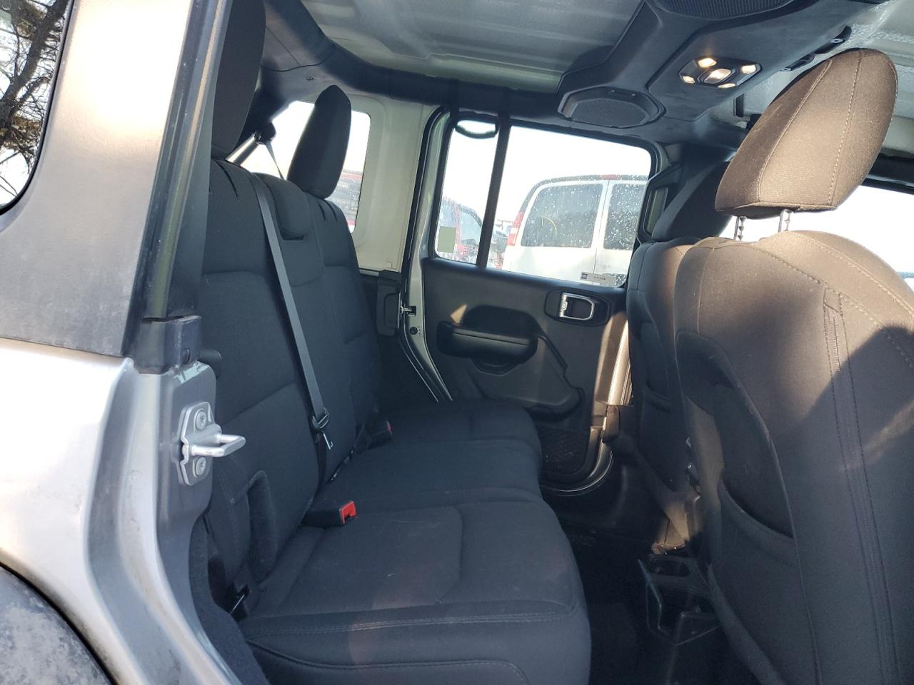 2020 Jeep Wrangler - Image 11