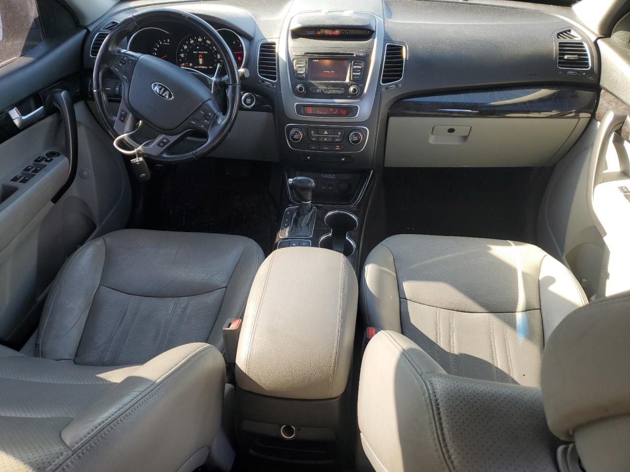 2014 Kia Sorento - Image 8