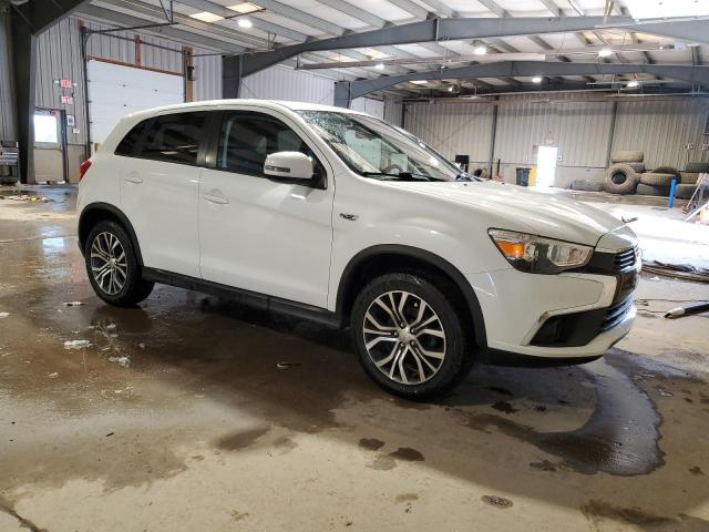  MITSUBISHI OUTLANDER 2017 Biały