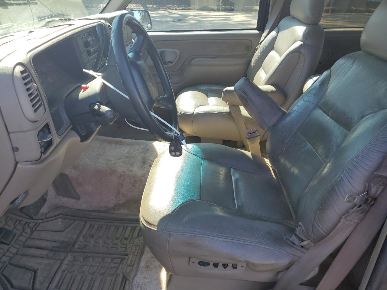 1999 Chevrolet Suburban - Image 7