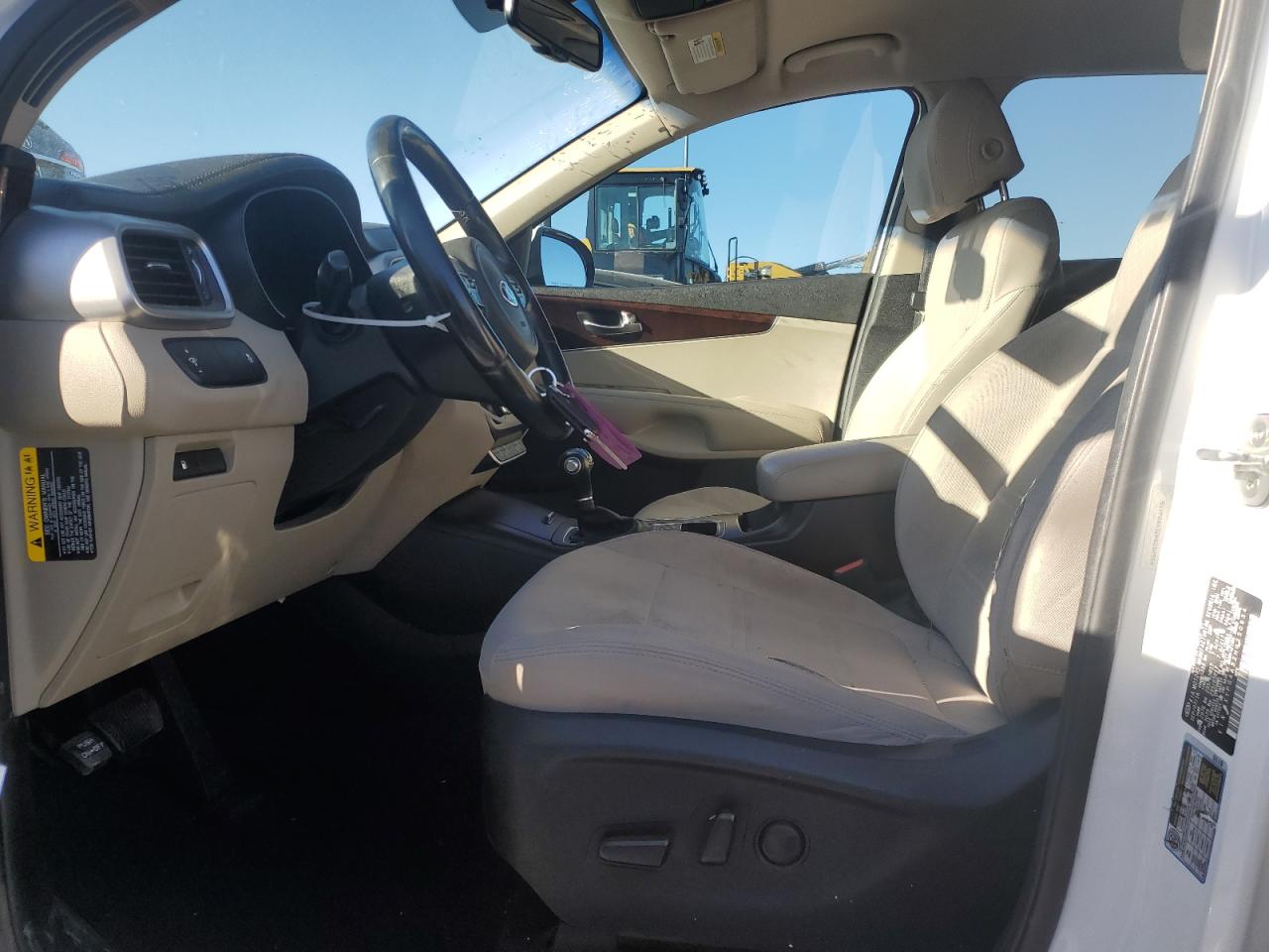 2017 Kia Sorento - Image 7