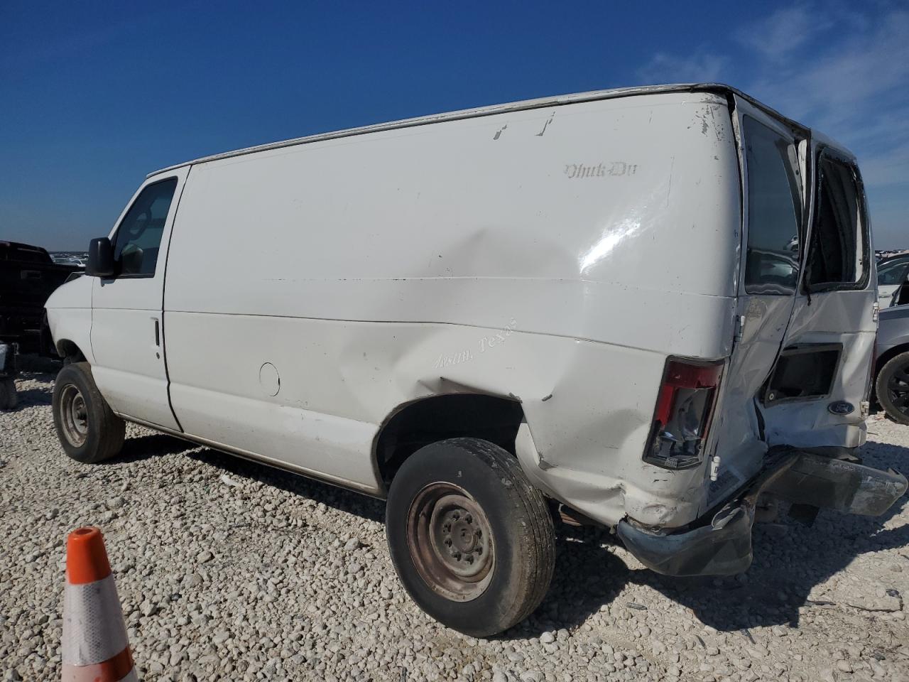 2008 Ford Econoline - Image 2