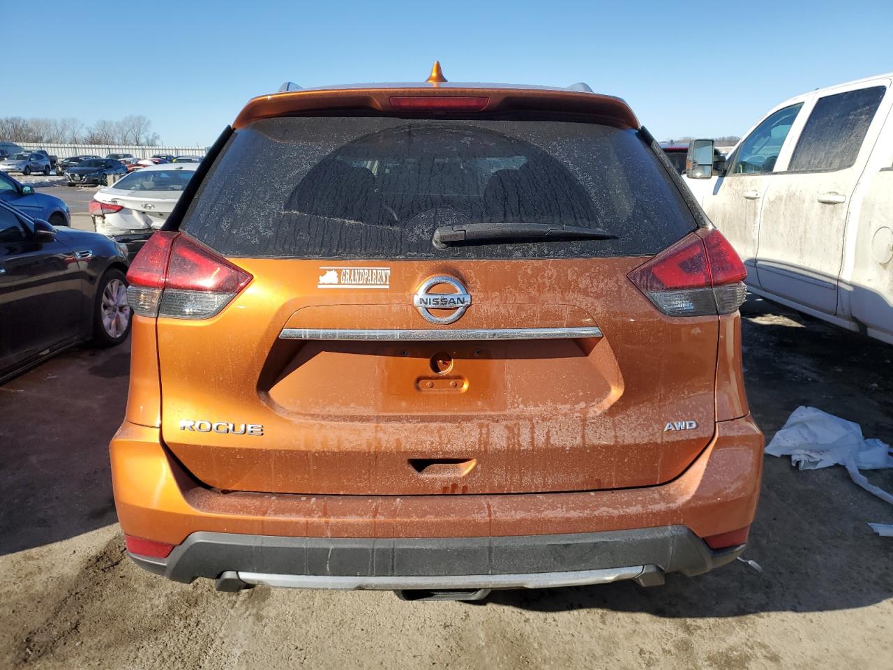 JN8AT2MV1HW007629 NISSAN ROGUE 2017