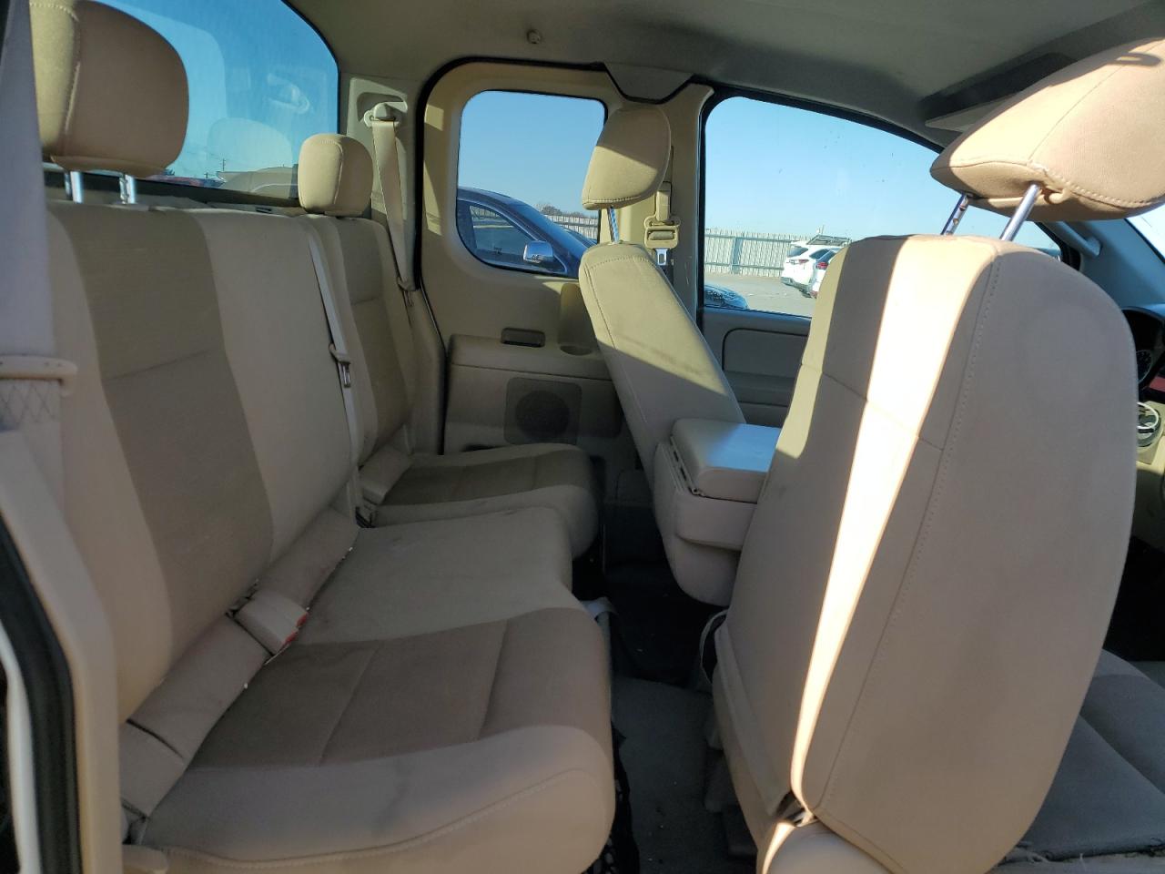 2008 Nissan Titan - Image 10