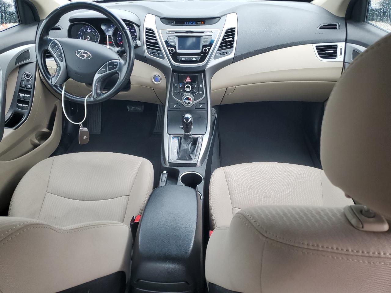 2016 Hyundai Elantra - Image 8