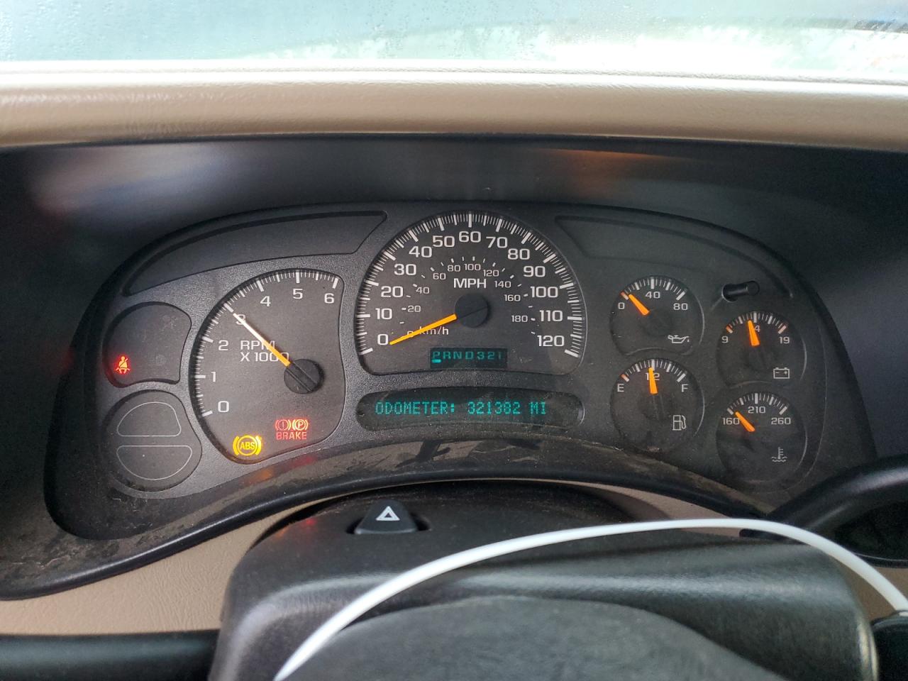 2003 Chevrolet Silverado - Image 9