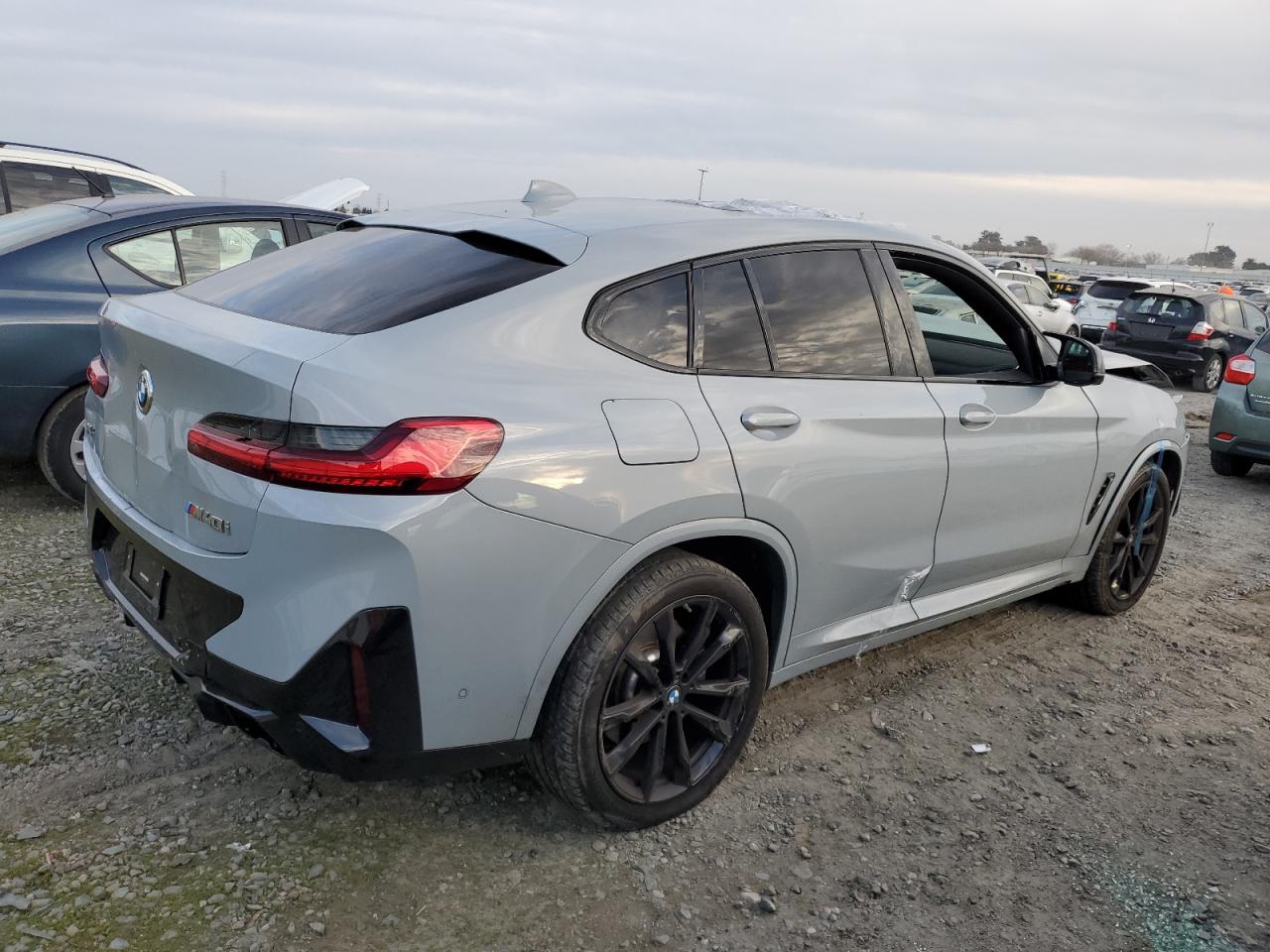 2022 BMW X4 - Image 3