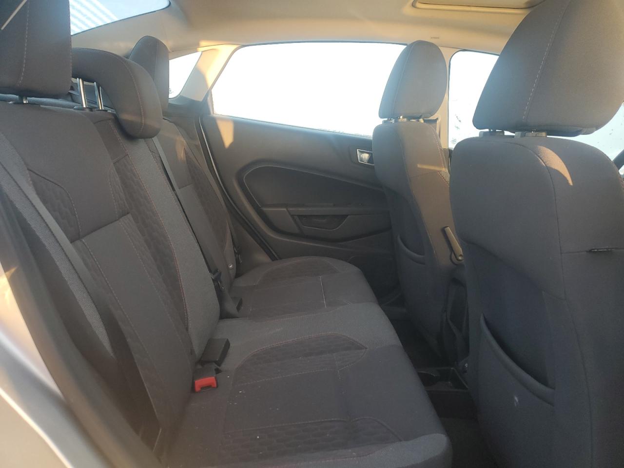 2015 Ford Fiesta - Image 10