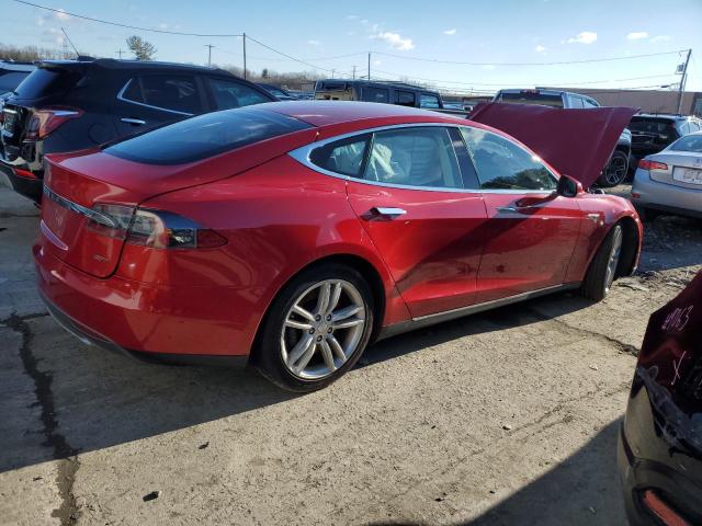  TESLA MODEL S 2015 Красный