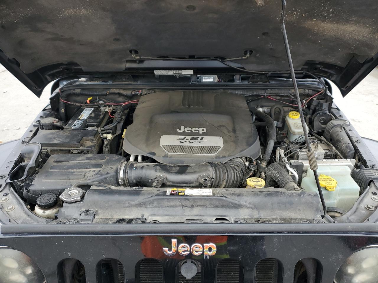 2013 Jeep Wrangler - Image 11