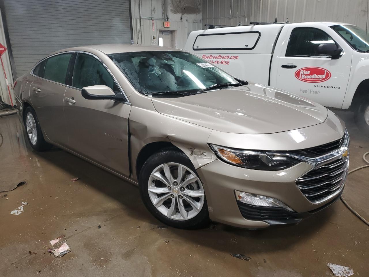 2023 Chevrolet Malibu - Image 4