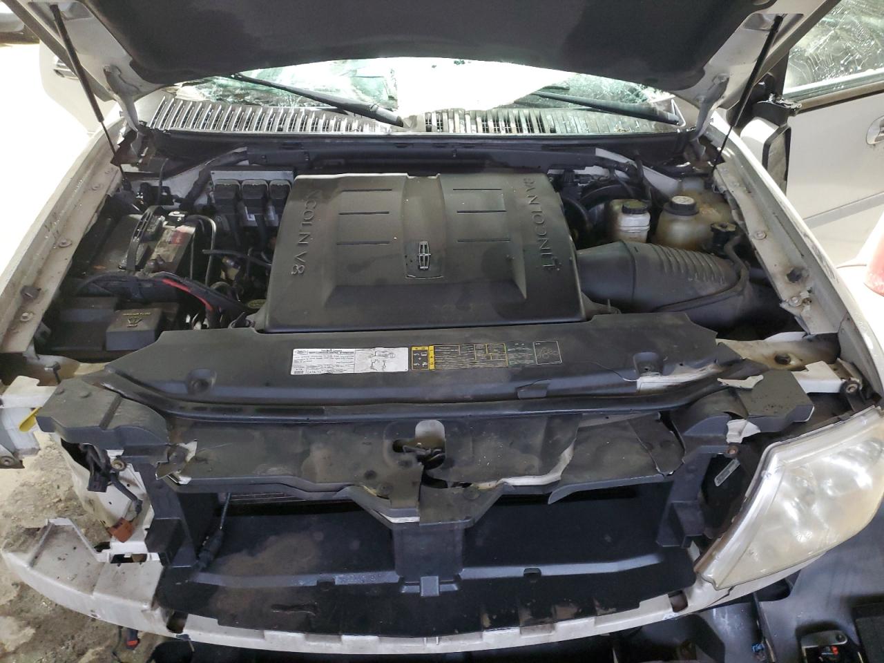2006 Lincoln Navigator - Image 12