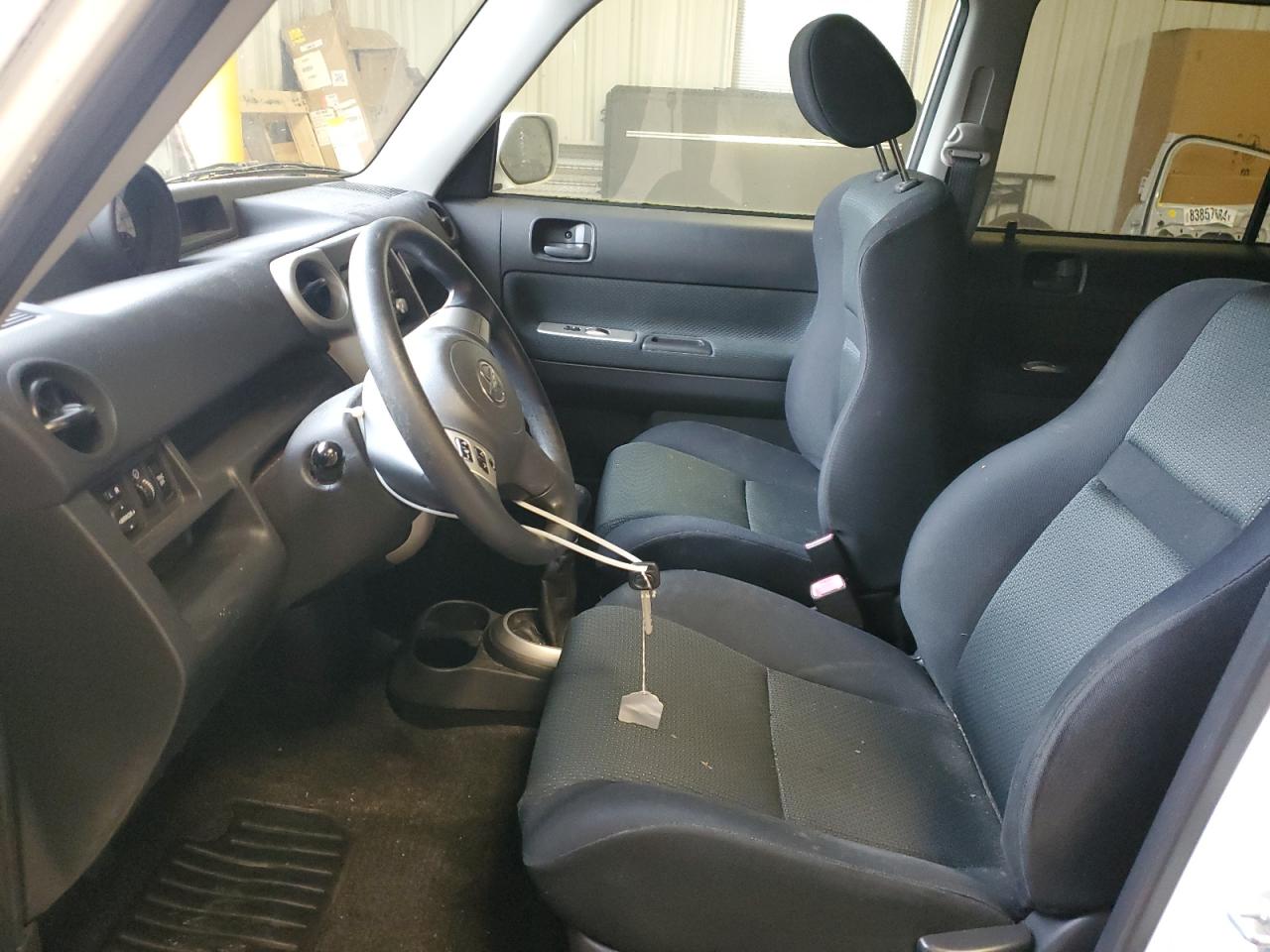 2006 Scion xB - Image 7