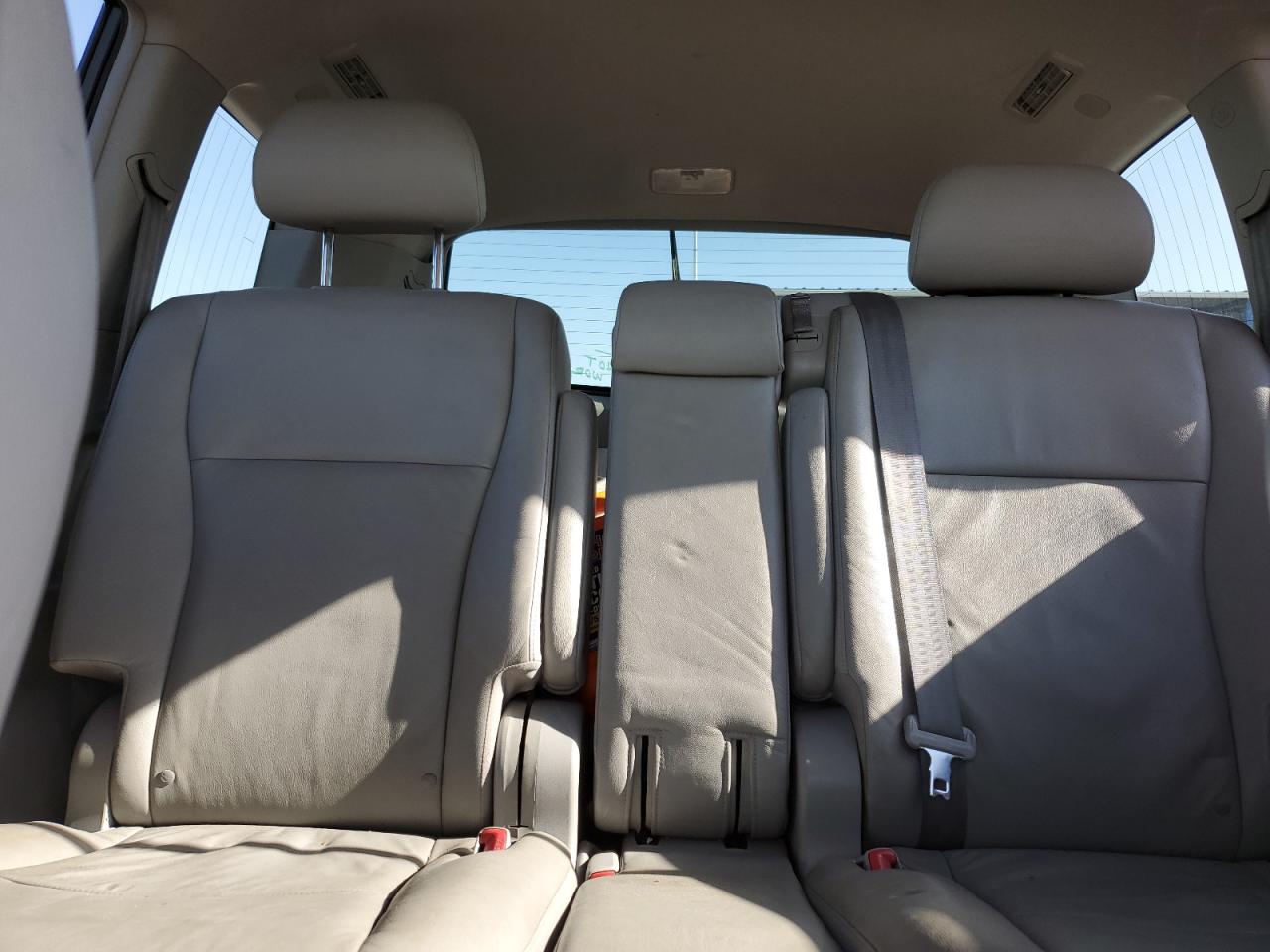 2010 Toyota Highlander - Image 10