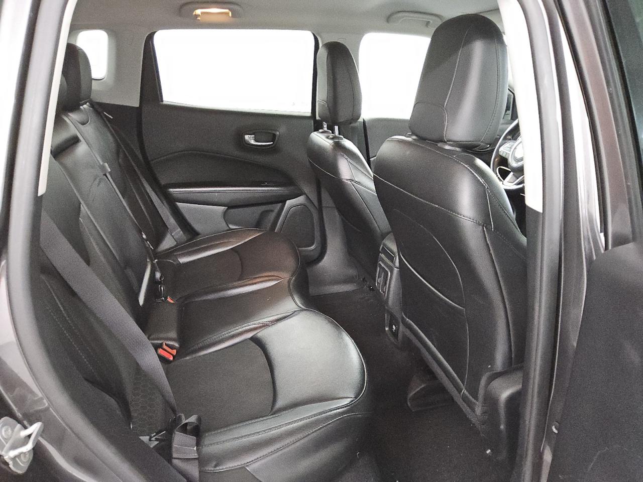 2020 Jeep Compass - Image 11