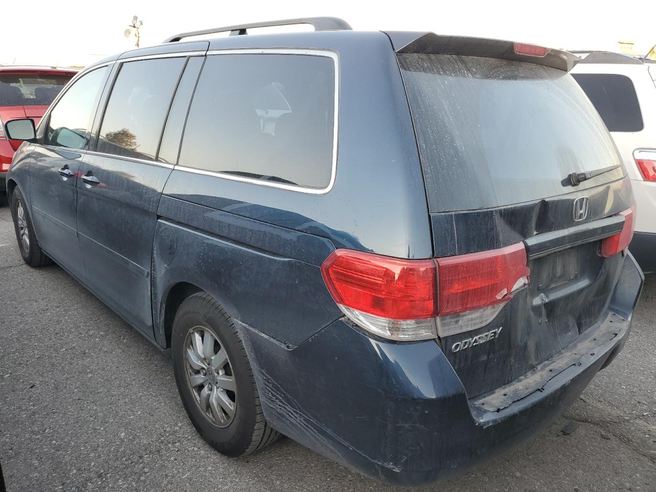 2010 Honda Odyssey - Image 2