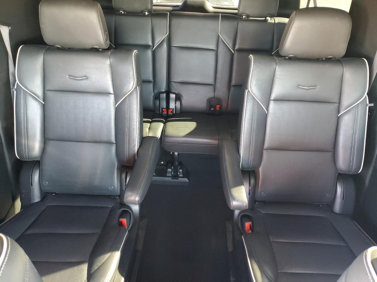 2021 Cadillac Escalade - Image 10