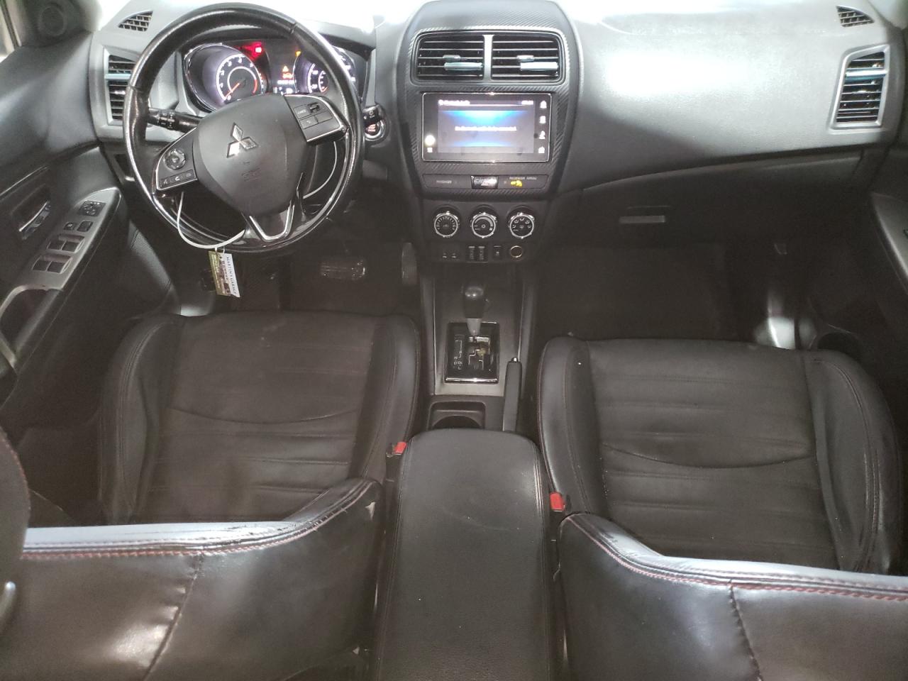 2018 Mitsubishi Outlander - Image 8