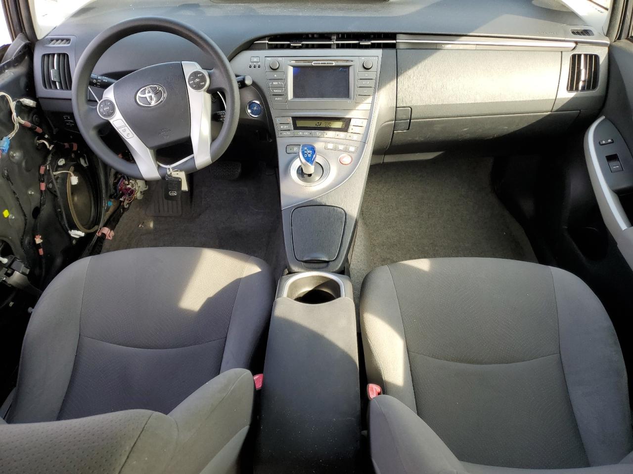 2013 Toyota Prius - Image 8