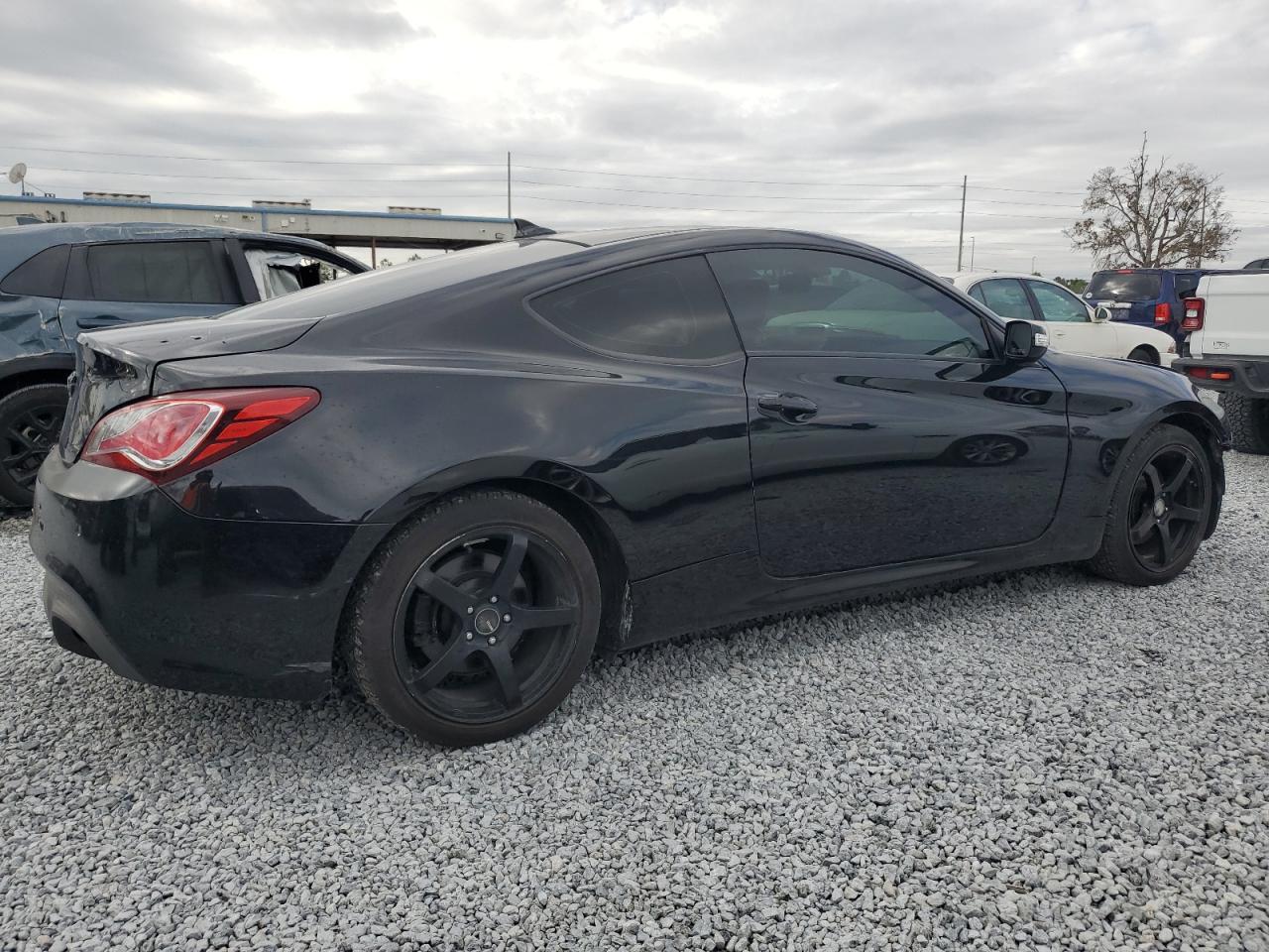 2016 Hyundai Genesis - Image 3