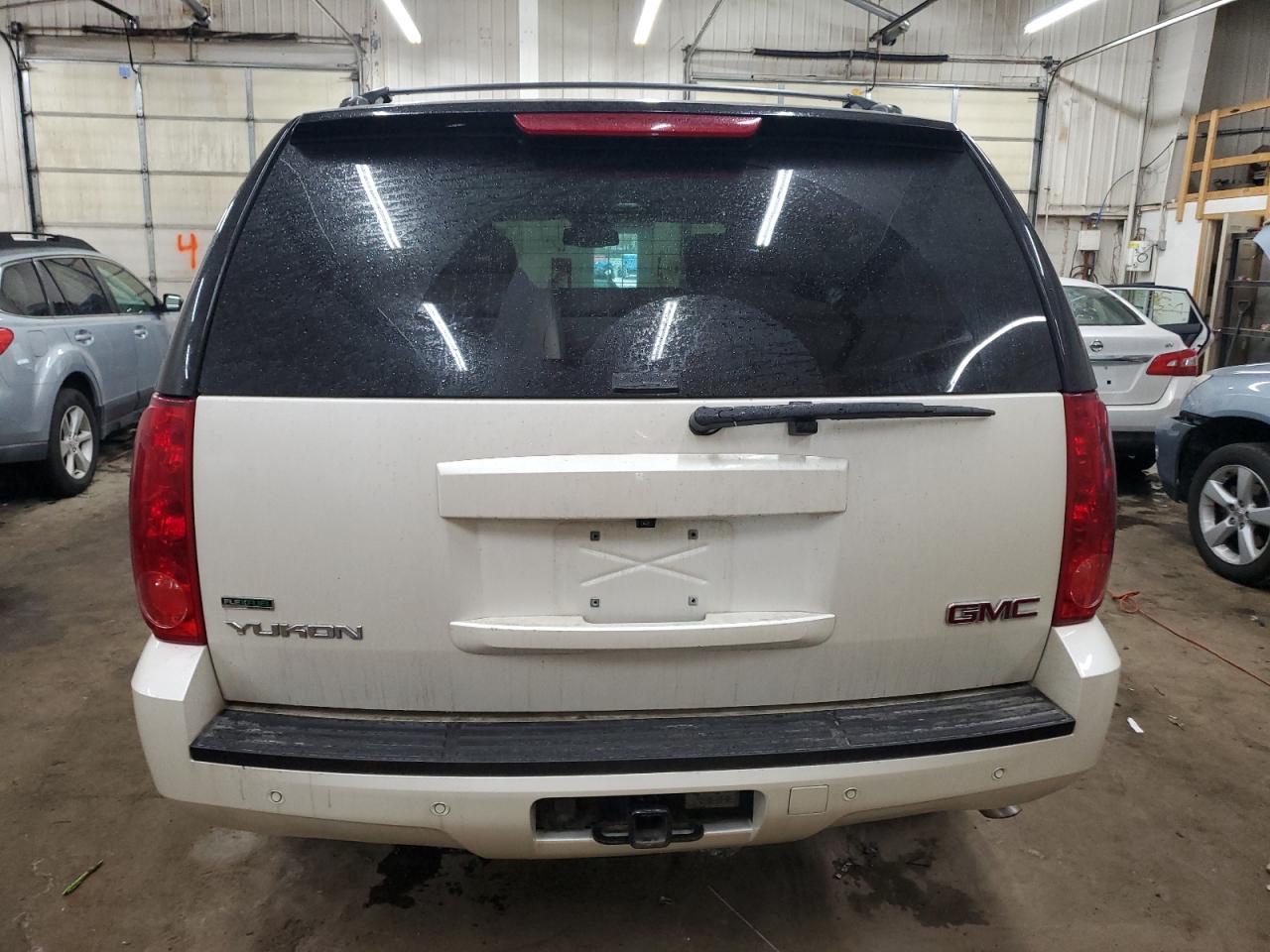 2012 GMC Yukon - Image 6