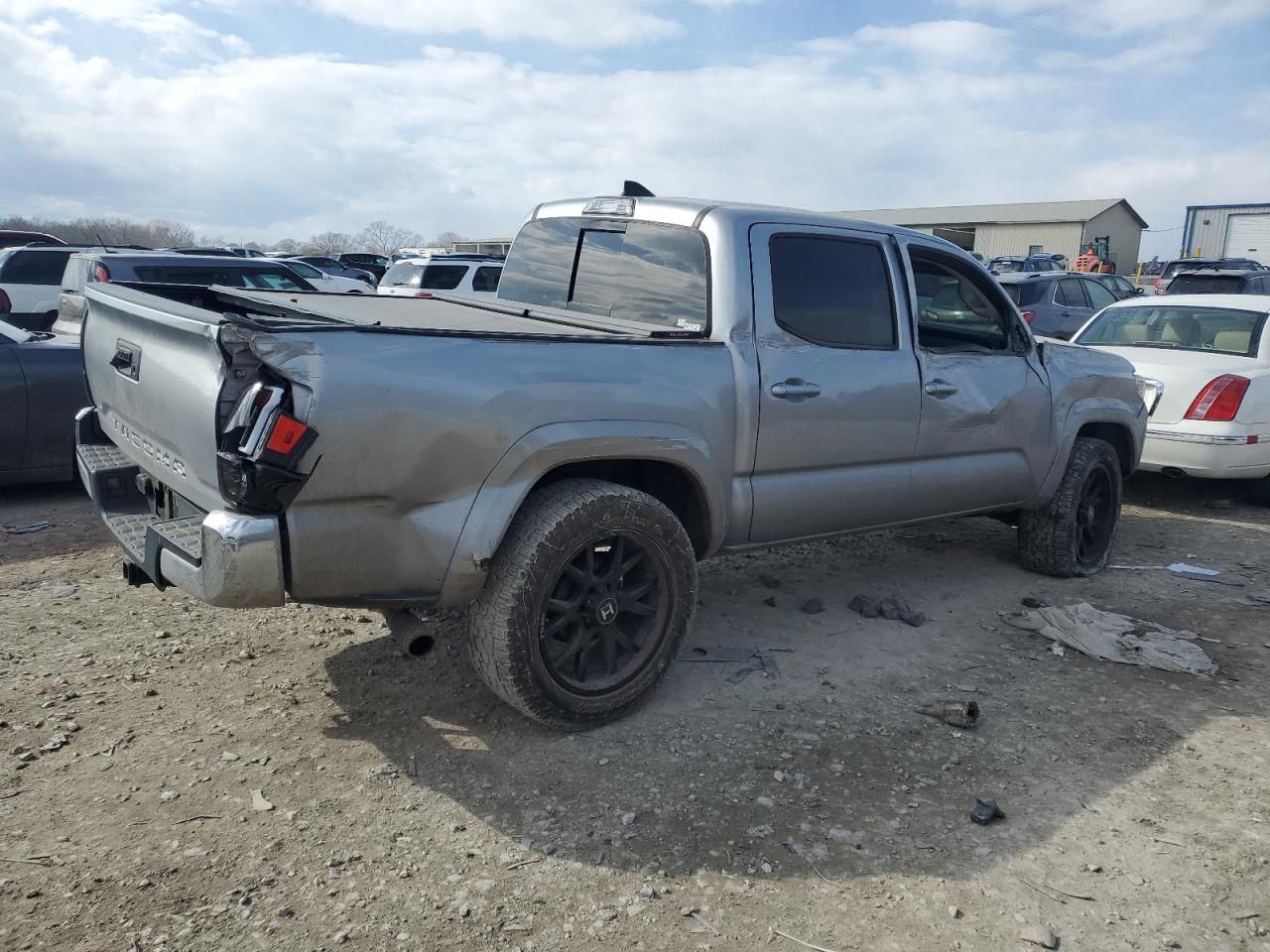 2019 Toyota Tacoma - Image 3