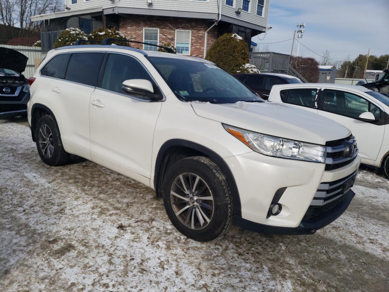 2018 Toyota Highlander - Image 4