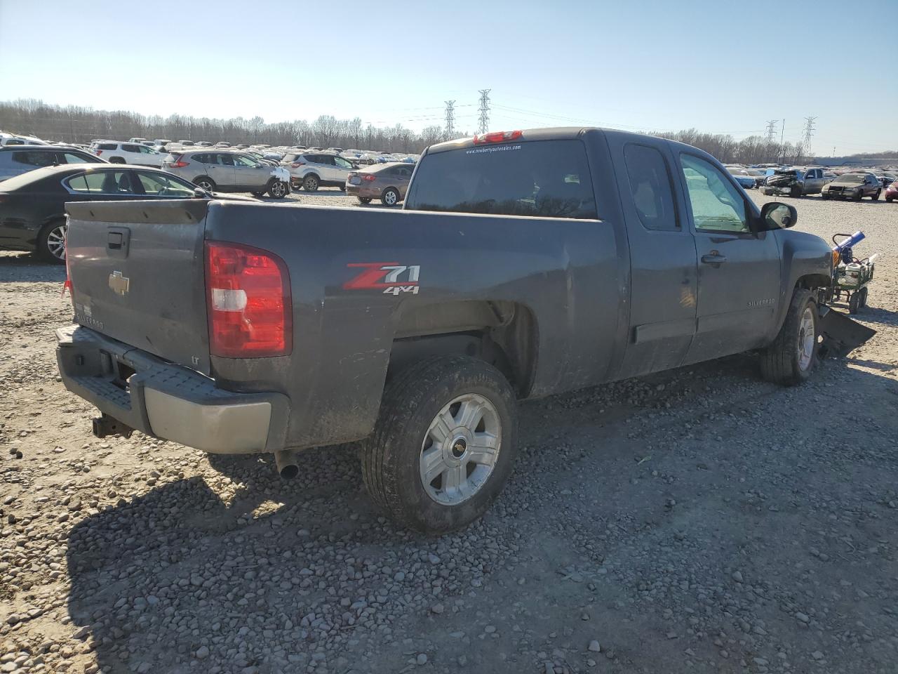 2011 Chevrolet Silverado - Image 3