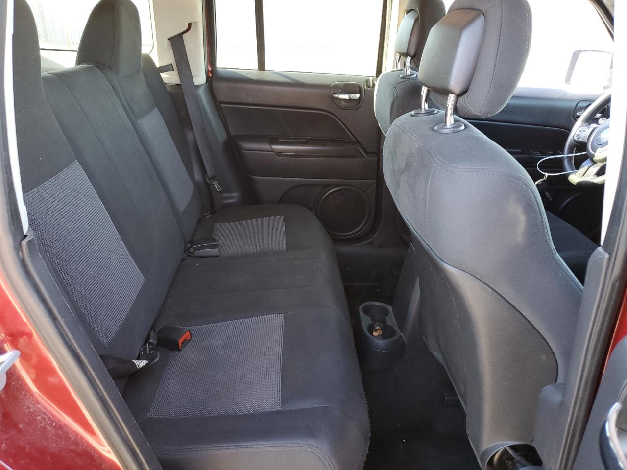 2013 Jeep Liberty (Patriot) - Image 11