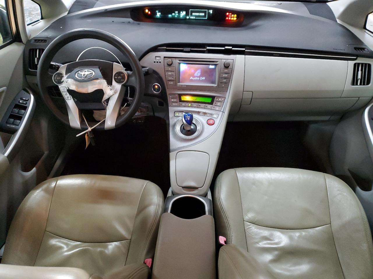 2013 Toyota Prius - Image 8