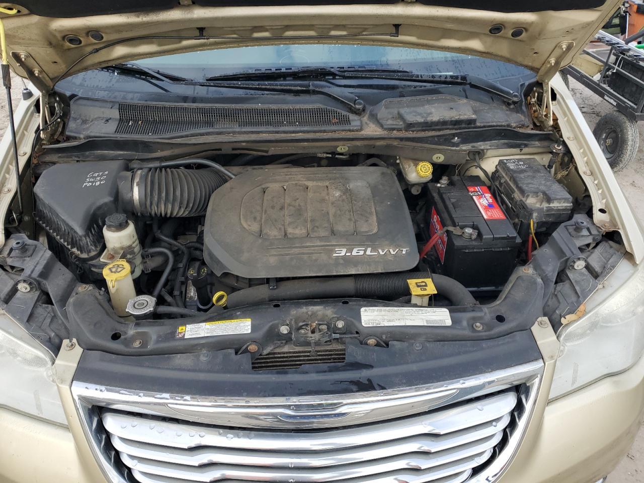 2011 Chrysler Town & Country - Image 12