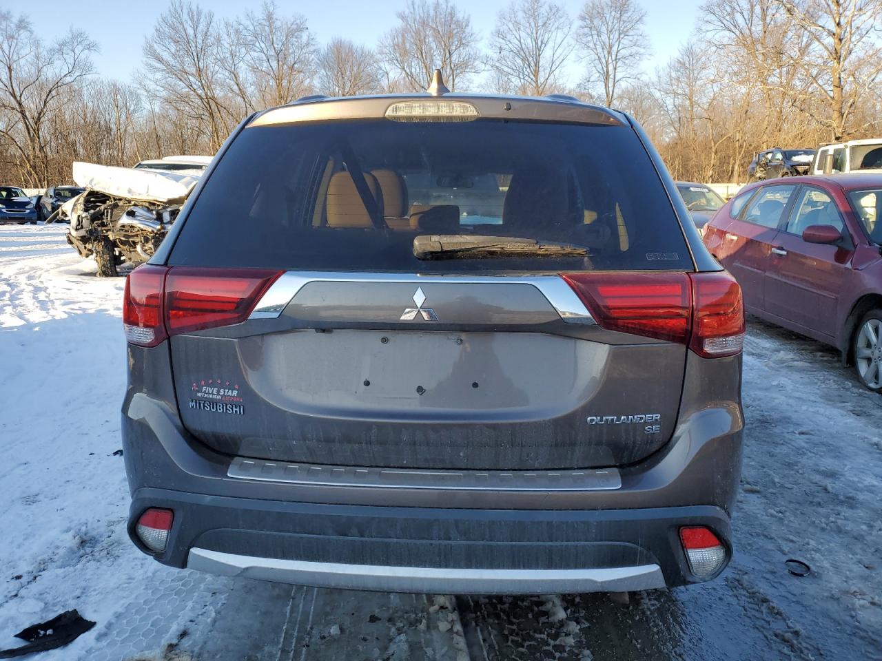 2017 Mitsubishi Outlander - Image 6