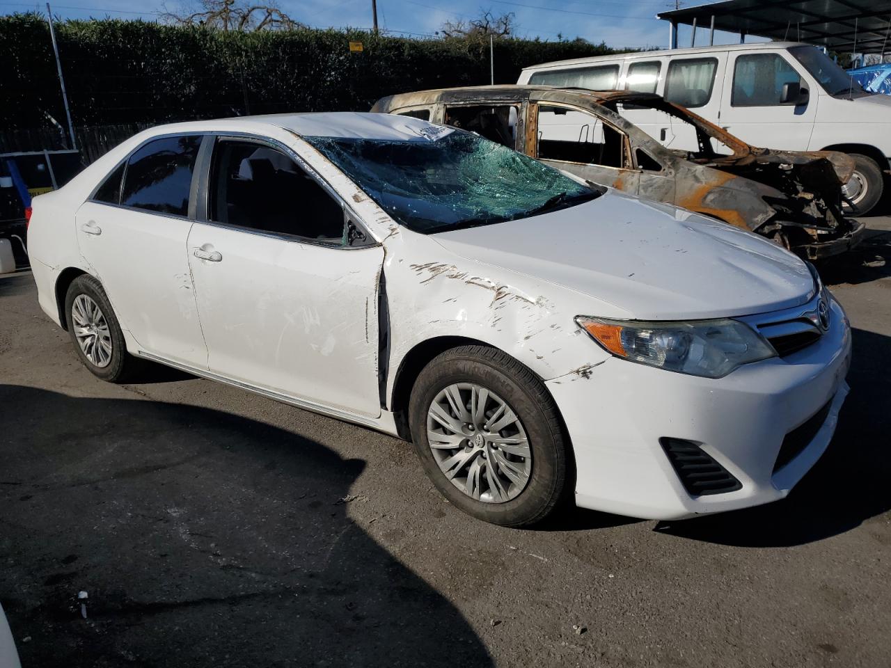 2014 Toyota Camry - Image 4