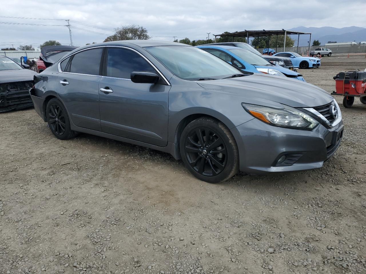 2017 Nissan Altima - Image 4