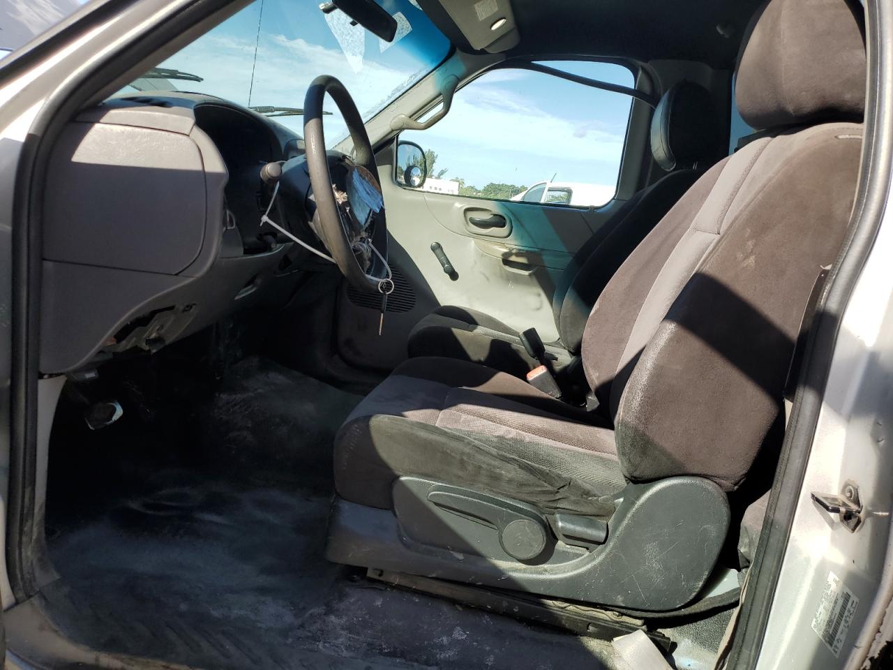 1999 Ford F150 VIN: 1FTRF17W0XKB76972 Lot: 41667295