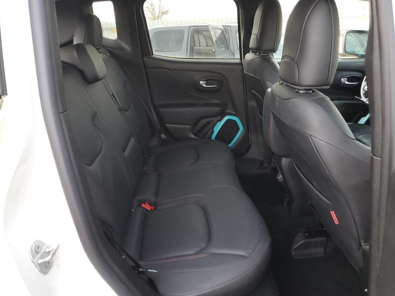 2018 Jeep Renegade - Image 11