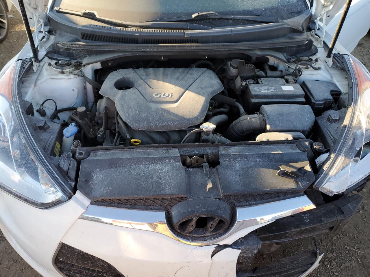 2014 Hyundai Veloster - Image 11