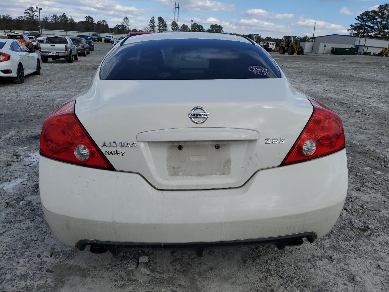 2009 Nissan Altima - Image 6